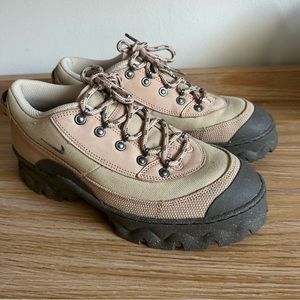 Nike Lahar Low Canvas 'Grain' Women's Sneaker